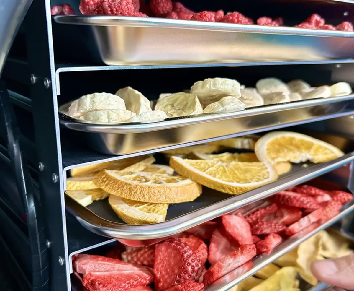 Organic fruits & veggies freeze-dried to lock in nutrients